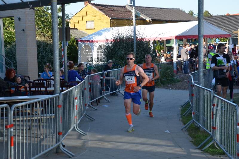 2016-10-09_reuzenrun_tielt_16-standard.jpg