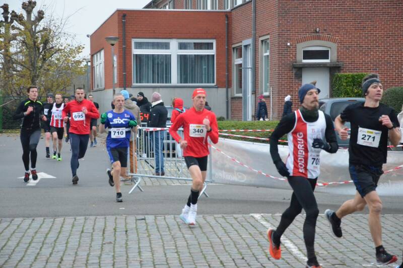 2022-12-04_kerstloop_waregem_14-standard.jpg