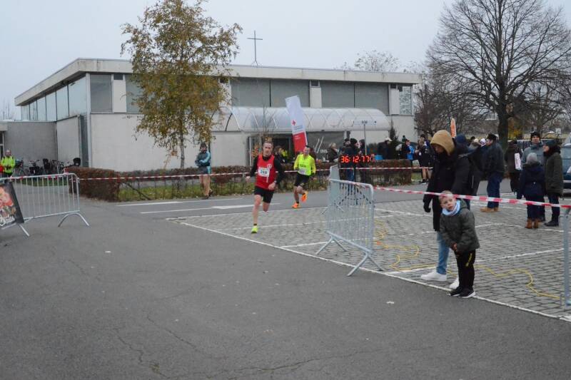 2022-12-04_kerstloop_waregem_25-standard.jpg