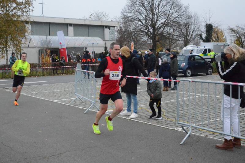 2022-12-04_kerstloop_waregem_26-standard.jpg