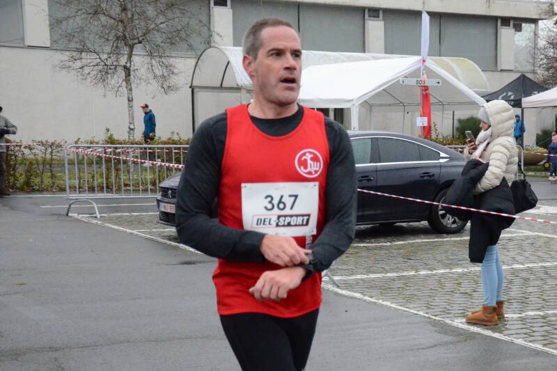 2023-12-03_kerstloop_waregem_30-standard.jpg