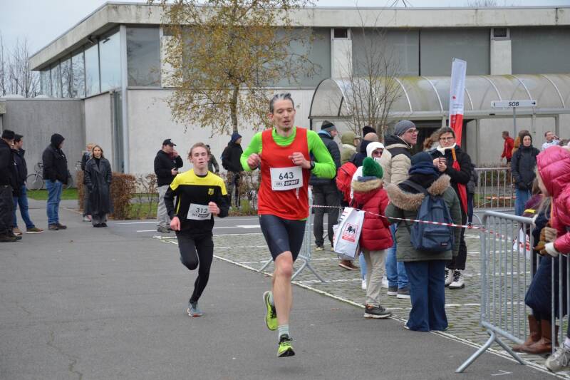 2024-12-01_kerstloop_waregem_30-standard.jpg