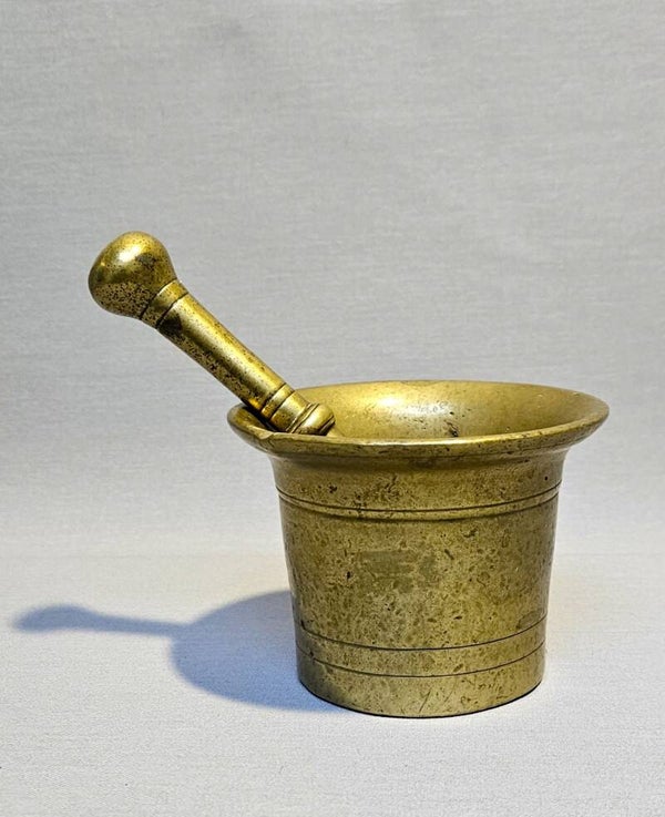 Antieke Messing Apothekersvijzel met Dubbelbolle Stamper – ca. 1800