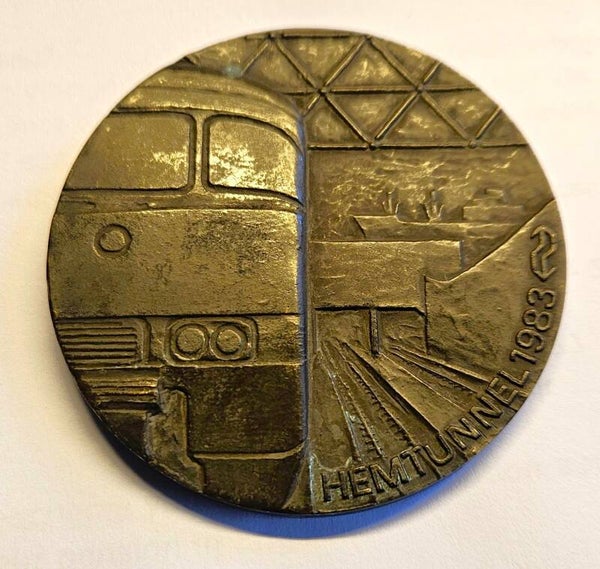 Een bronzen herdenkingspenning uit 1983