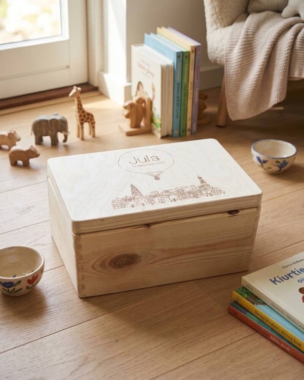 Houten geboortedoos met geboortekaartje