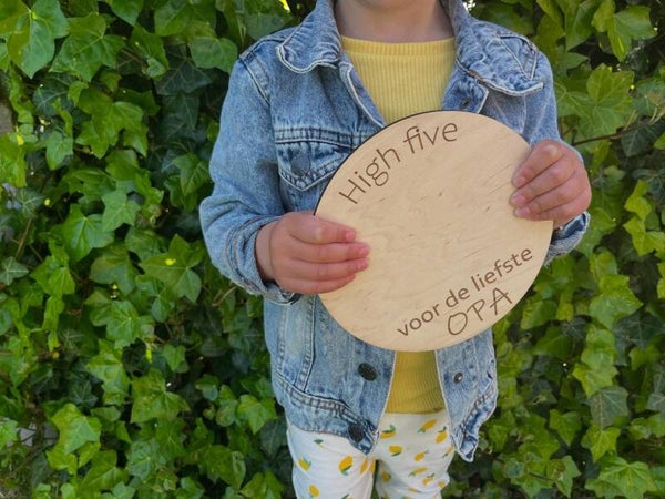 Houten Cirkel "High Five voor de liefste Opa"