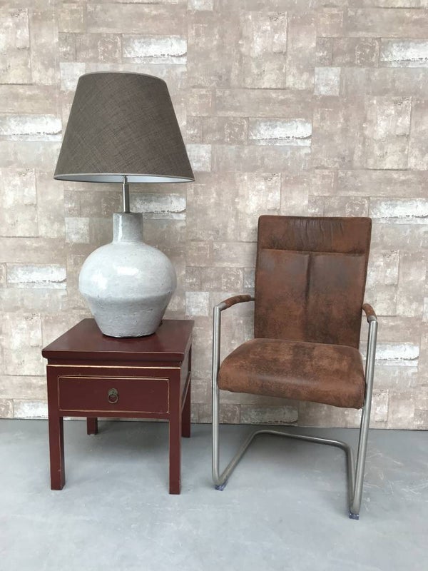 T030701 Tafellamp aardewerk blauw glazuur met donker bruine linnen kap.