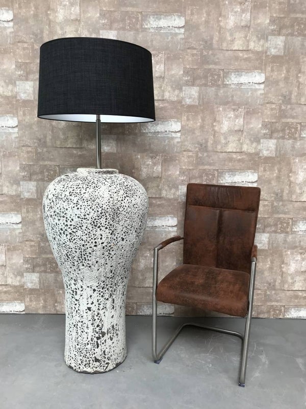 V047938 Vloerlamp aardewerk ocean oxide met antraciet linnen kap.