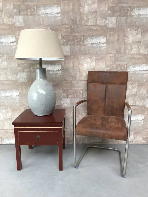 T010713 Tafellamp aardewerk grijs glazuur met creme linnen kap.