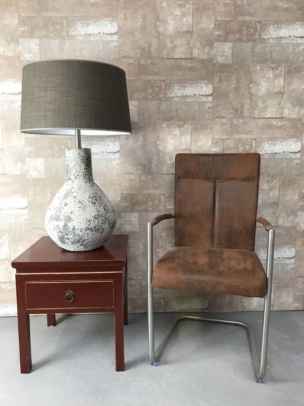 T027917 Tafellamp aardewerk ocean oxide met bruine linnen kap.