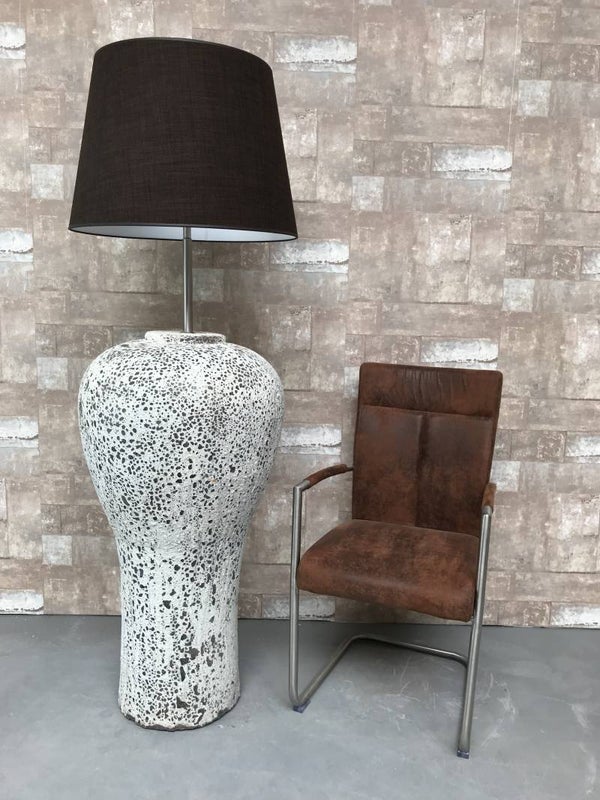 V047929 Vloerlamp aardewerk ocean oxide met donker bruine linnen kap.