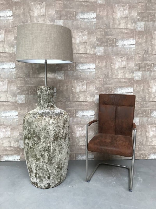 V037141 Vloerlamp aardewerk atlantic met licht bruine linnen kap.