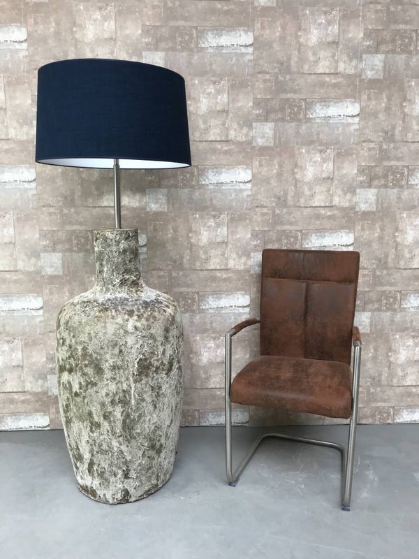 V037137 Vloerlamp aardewerk atlantic met donker blauwe linnen kap.