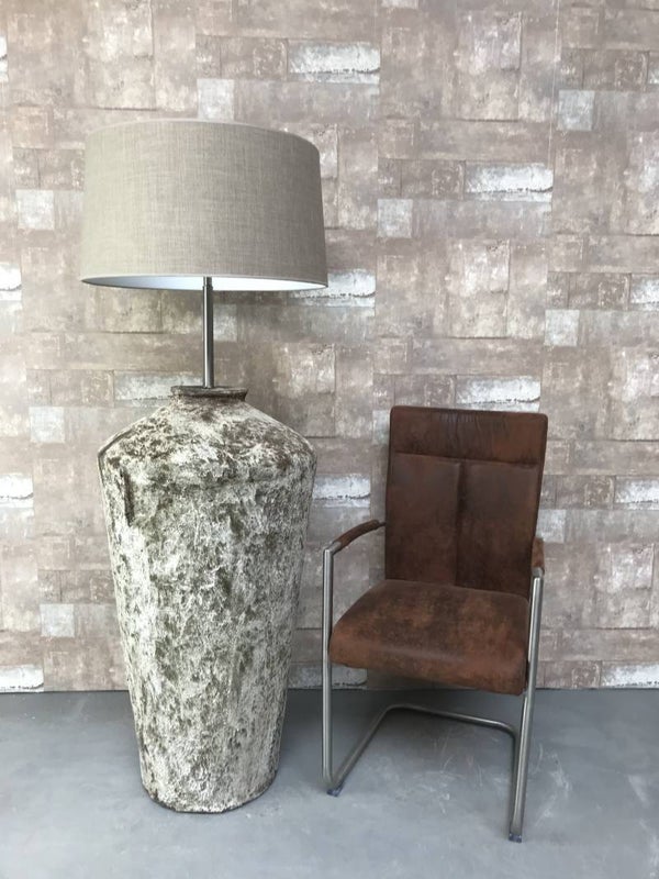 V057941 Vloerlamp aardewerk osian oxide met licht bruine linnen kap.
