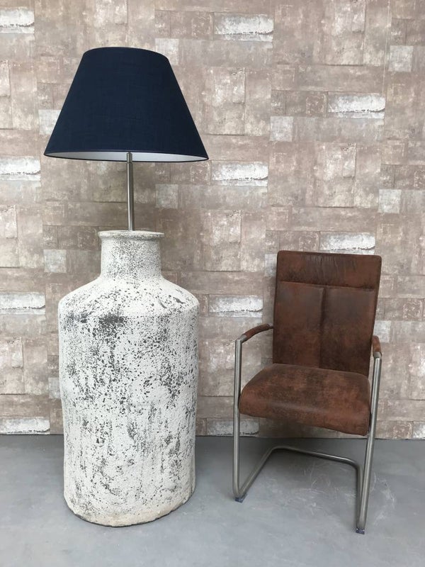 V017923 Vloerlamp aardewerk osian oxide met donker blauwe linnen kap.