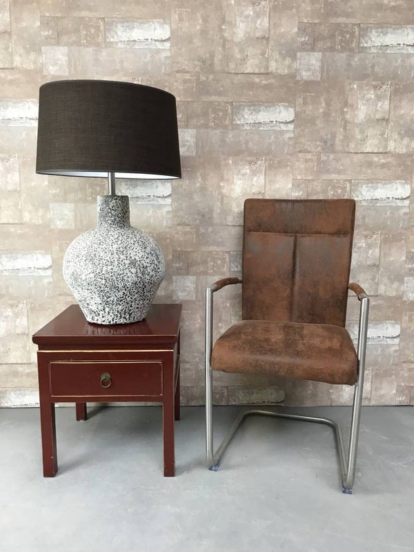 T037919 Tafellamp aardewerk ocean oxide met donker bruine linnen kap.