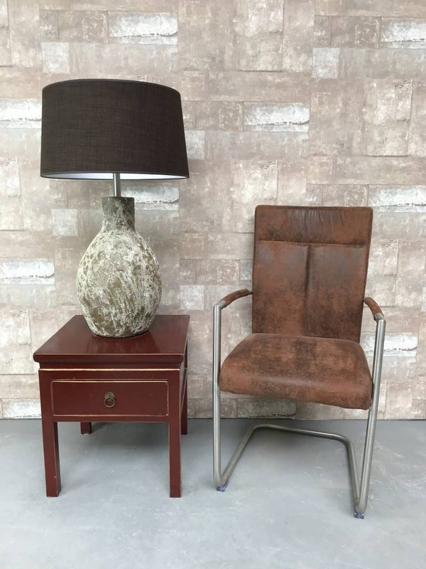 T017119 Tafellamp aardewerk atlantic met donker bruine linnen kap.