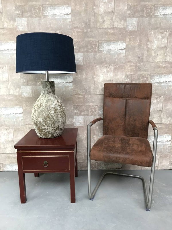 T017118 Tafellamp aardewerk atlantic met blauwe linnen kap.