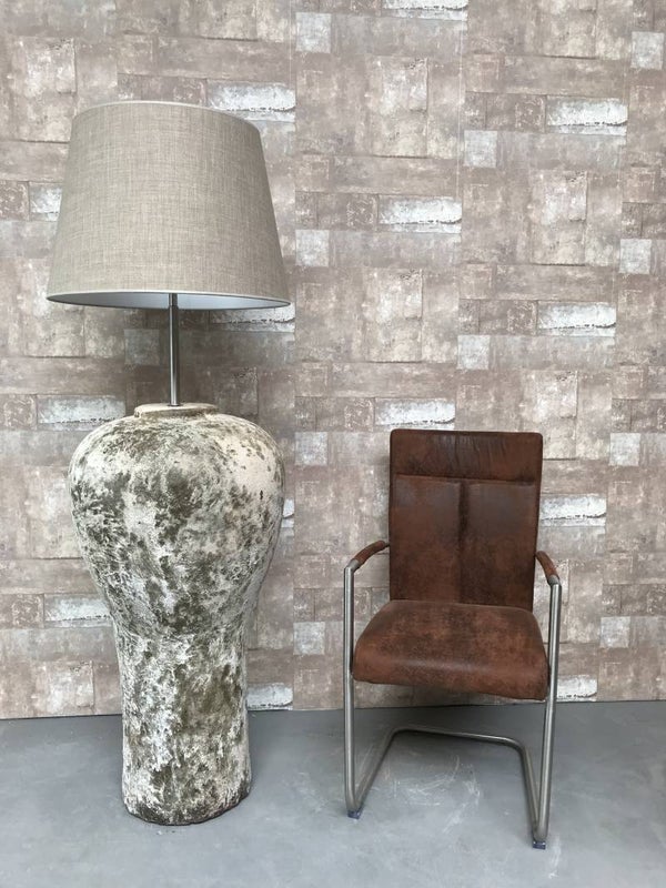 V047134 Vloerlamp aardewerk atlantic met licht bruine linnen kap.