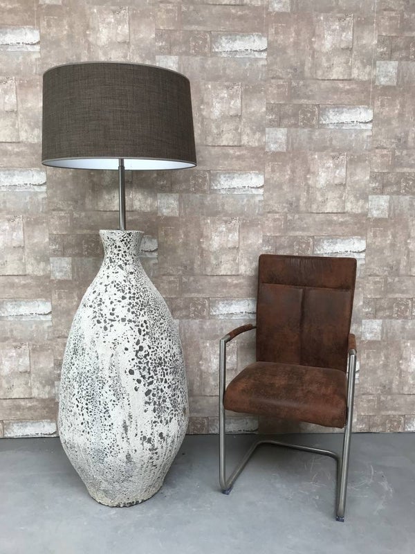 V067942 Vloerlamp aardewerk ocean oxide met bruine linnen kap.
