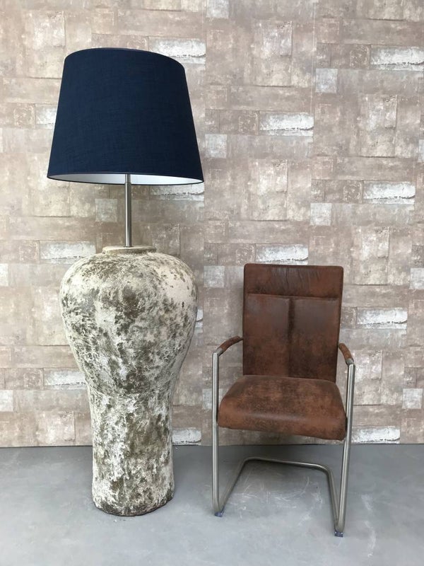 V047130 Vloerlamp aardewerk atlantic met donker blauwe linnen kap.