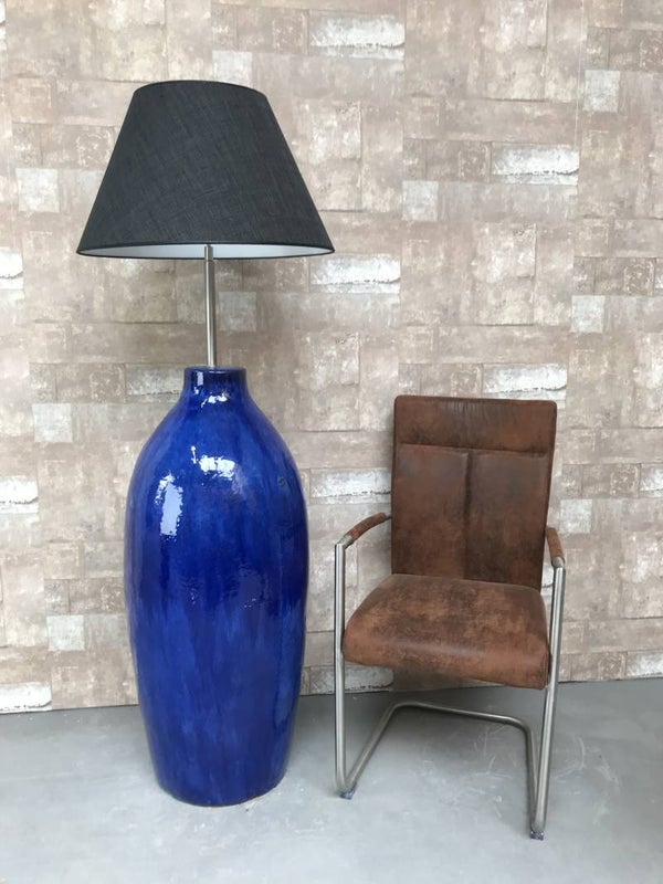 V021224 Vloerlamp aardewerk blauw glazuur met antraciet linnen kap.