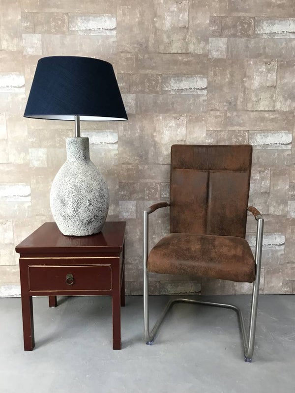 T017908 Tafellamp aardewerk ocean oxide met donker blauwe linnen kap.