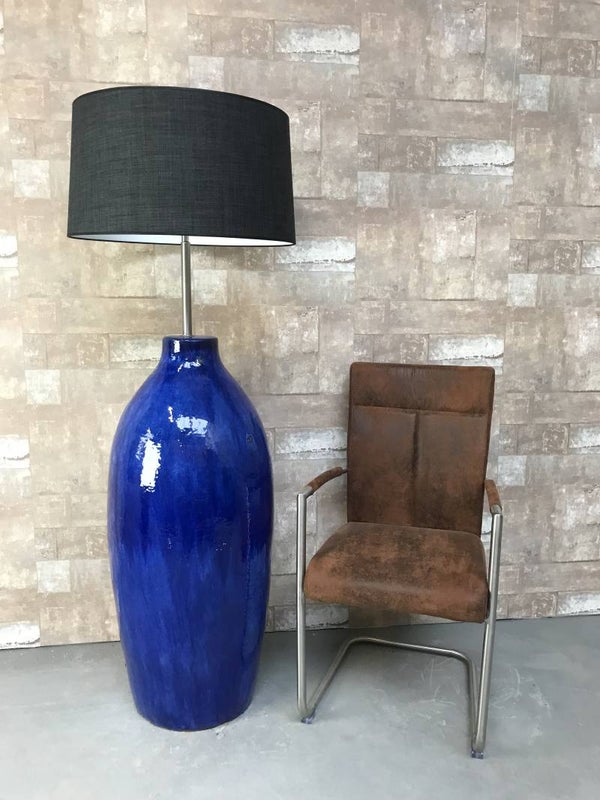 V021238 Vloerlamp aardewerk blauw glazuur met antraciet linnen kap.