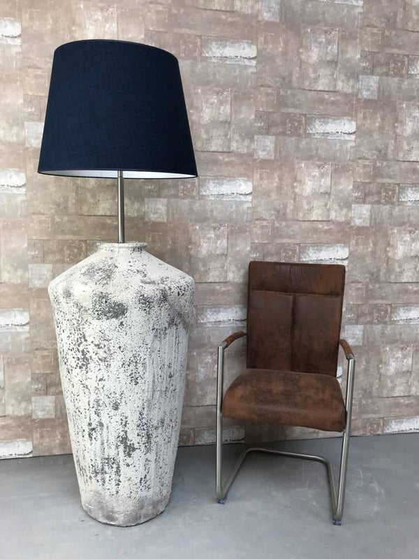 V057930 Vloerlamp aardewerk ocean oxide met donker blauwe linnen kap.