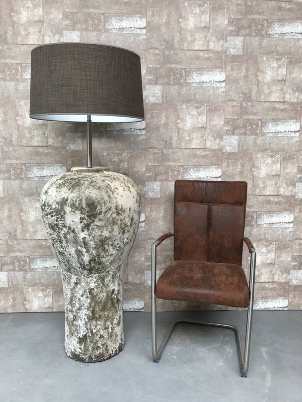 V047142 Vloerlamp aardewerk atlantic met bruine linnen kap.