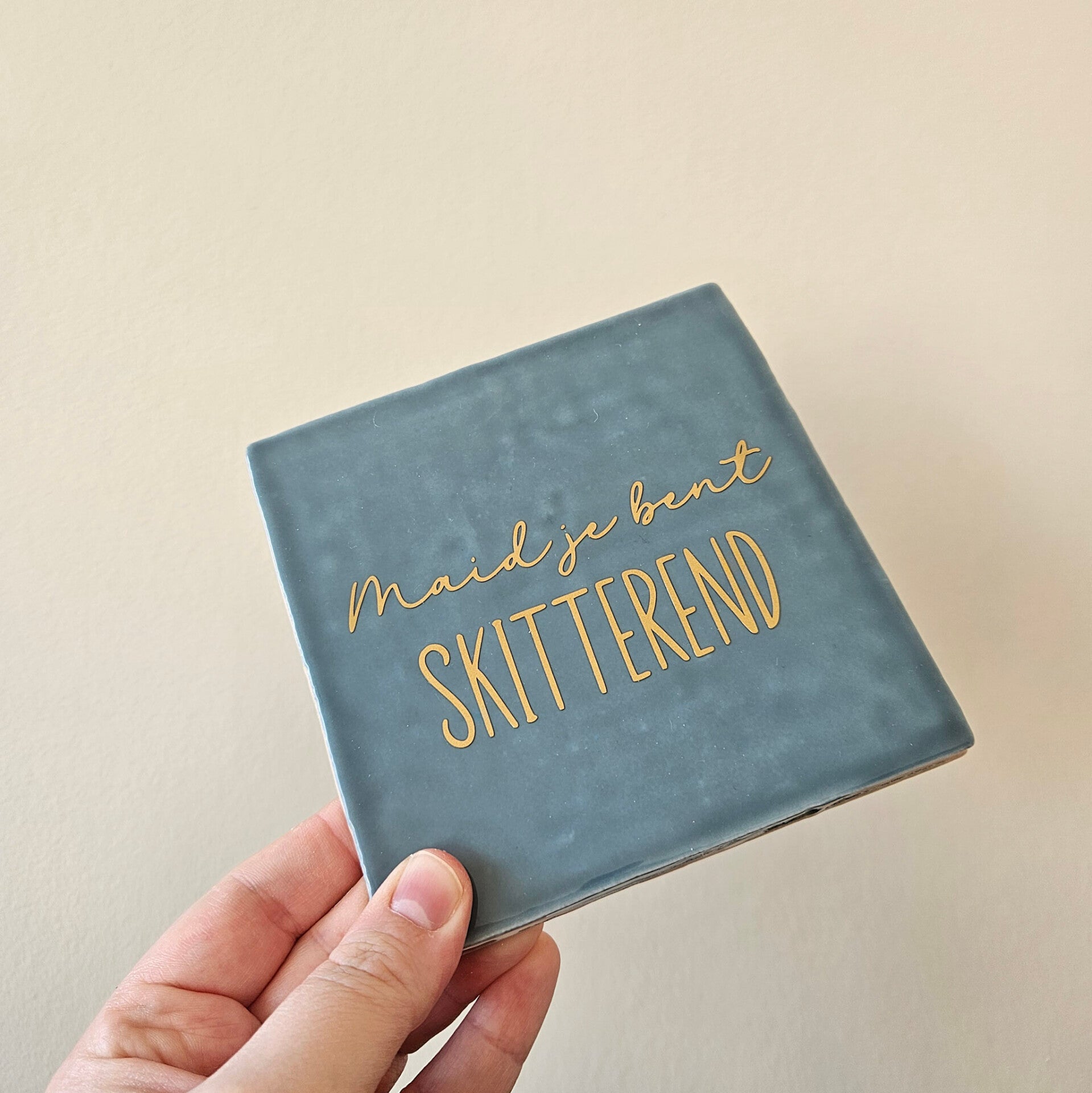 Tegel Maid je bent skitterend