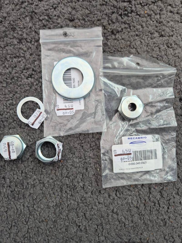 Rieju setje bouten ( denk balhoofd)