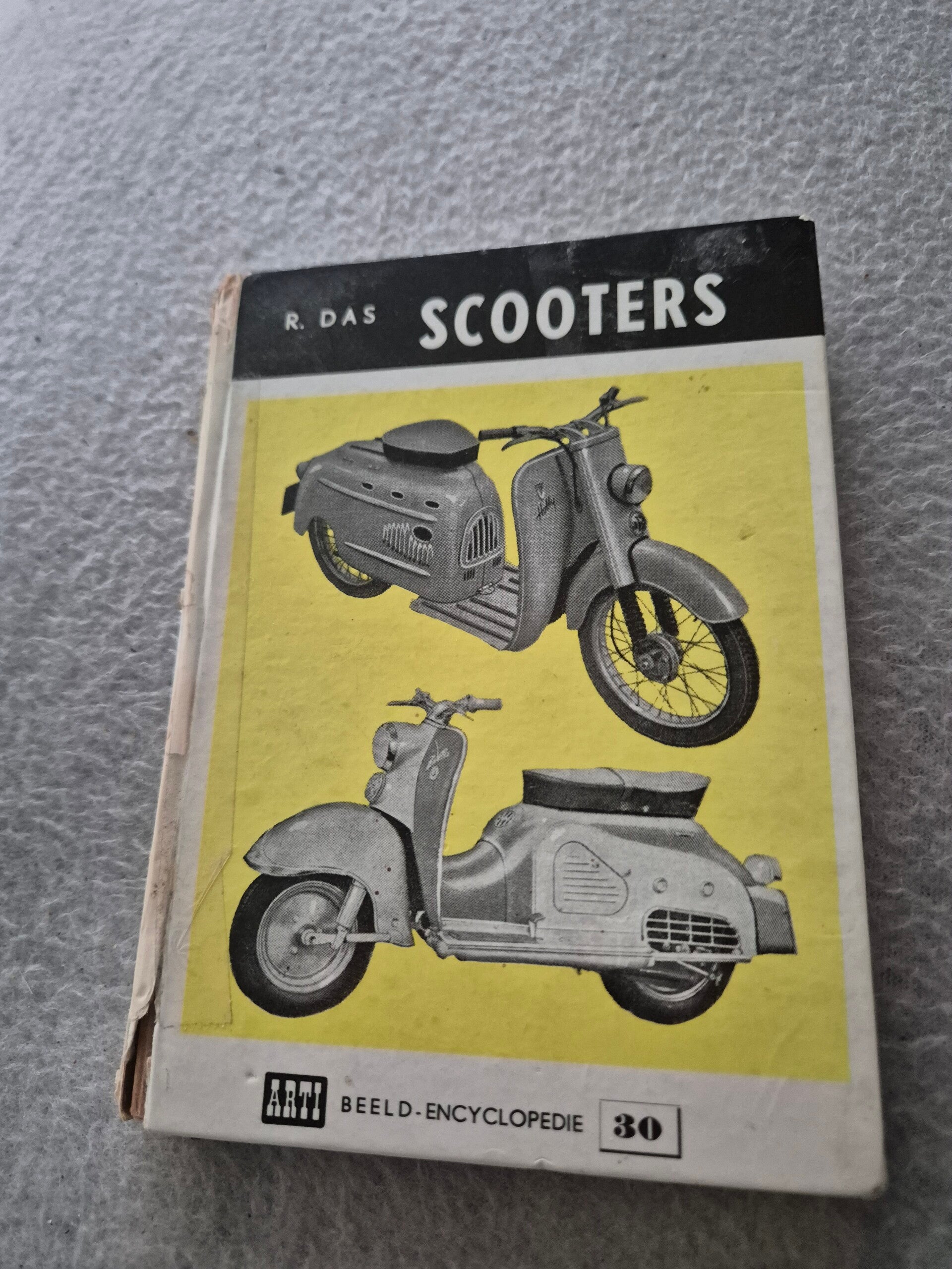 Scooters boekje r das
