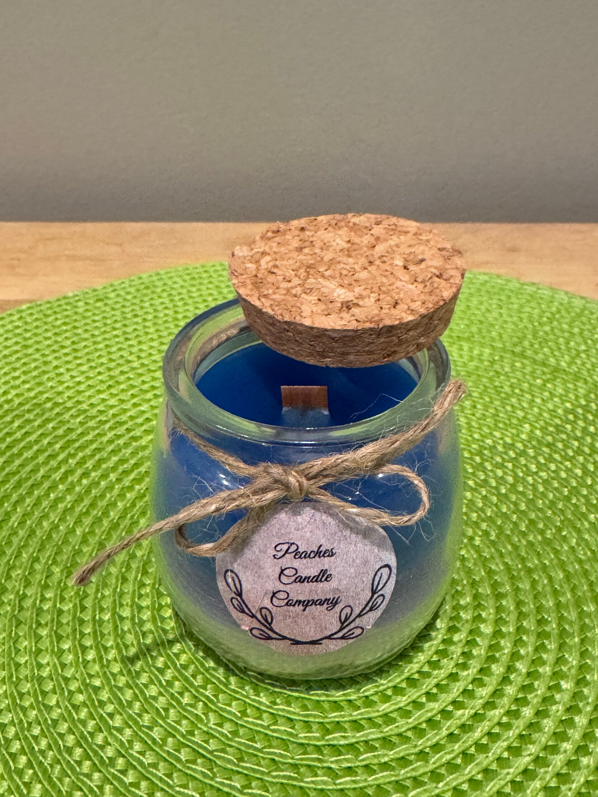 7oz. Glass Woodwick Candle w/lid