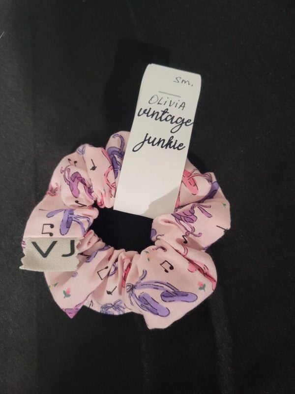"Olivia" sz. SMALL Scrunchie Hair Cloud Ballerina
