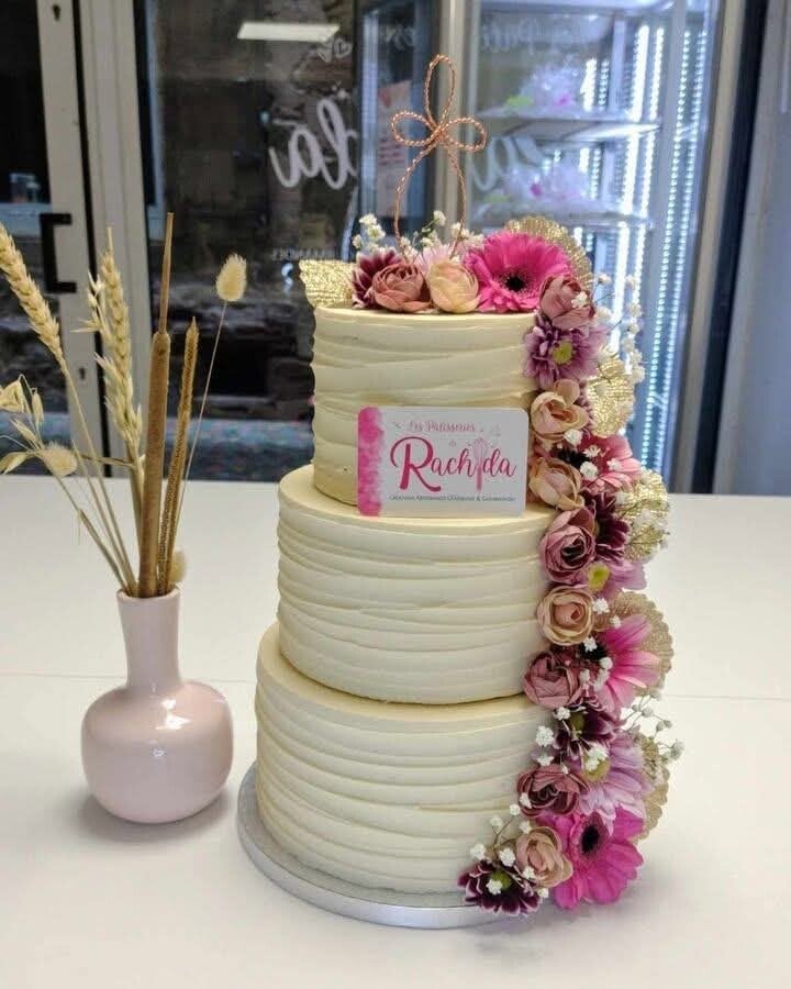 photo d'un wedding cake pour immortaliser le mariage et ravir les invites