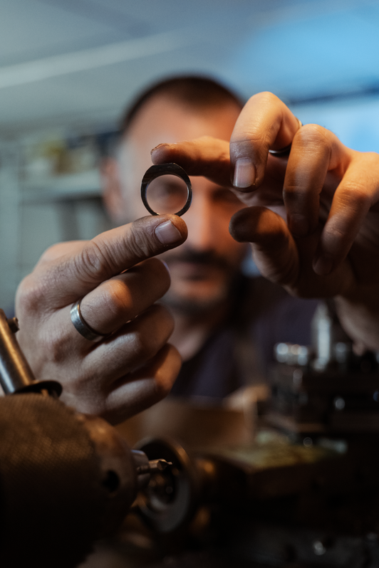 bijoux en titane seul à le faire dans la région pour alliance des mariés
