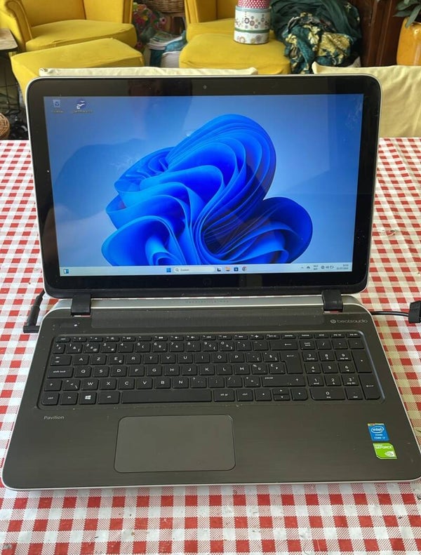 HP 15-p080nb