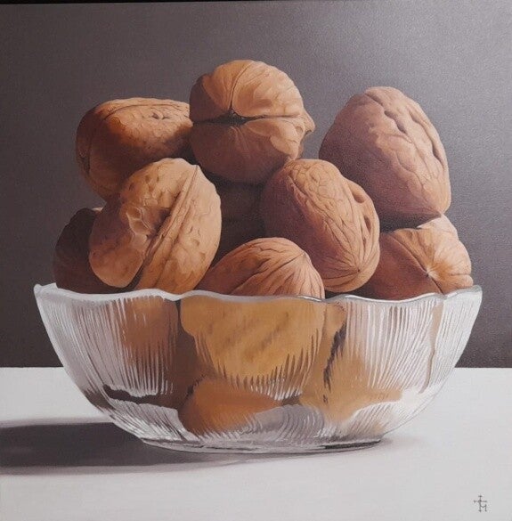 Noci in ciotola di vetro – “tutte dentro”, olio su tela 60×60 cm, 2024 – dipinto di Mauro Miconi Affinamento della tecnica pittorica più adatta allo sviluppo del progetto Zero Instabile