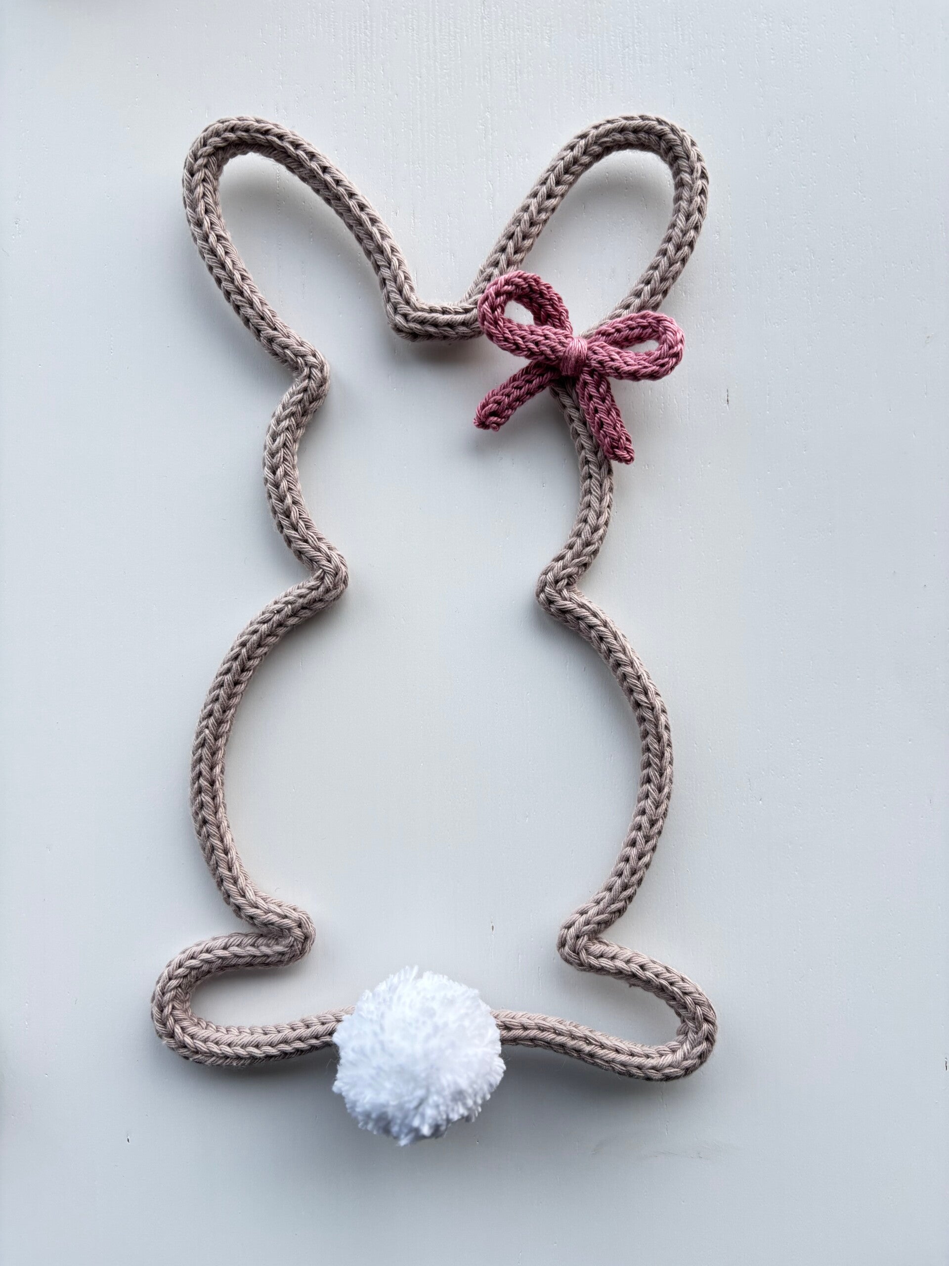 Punnik konijn met strik