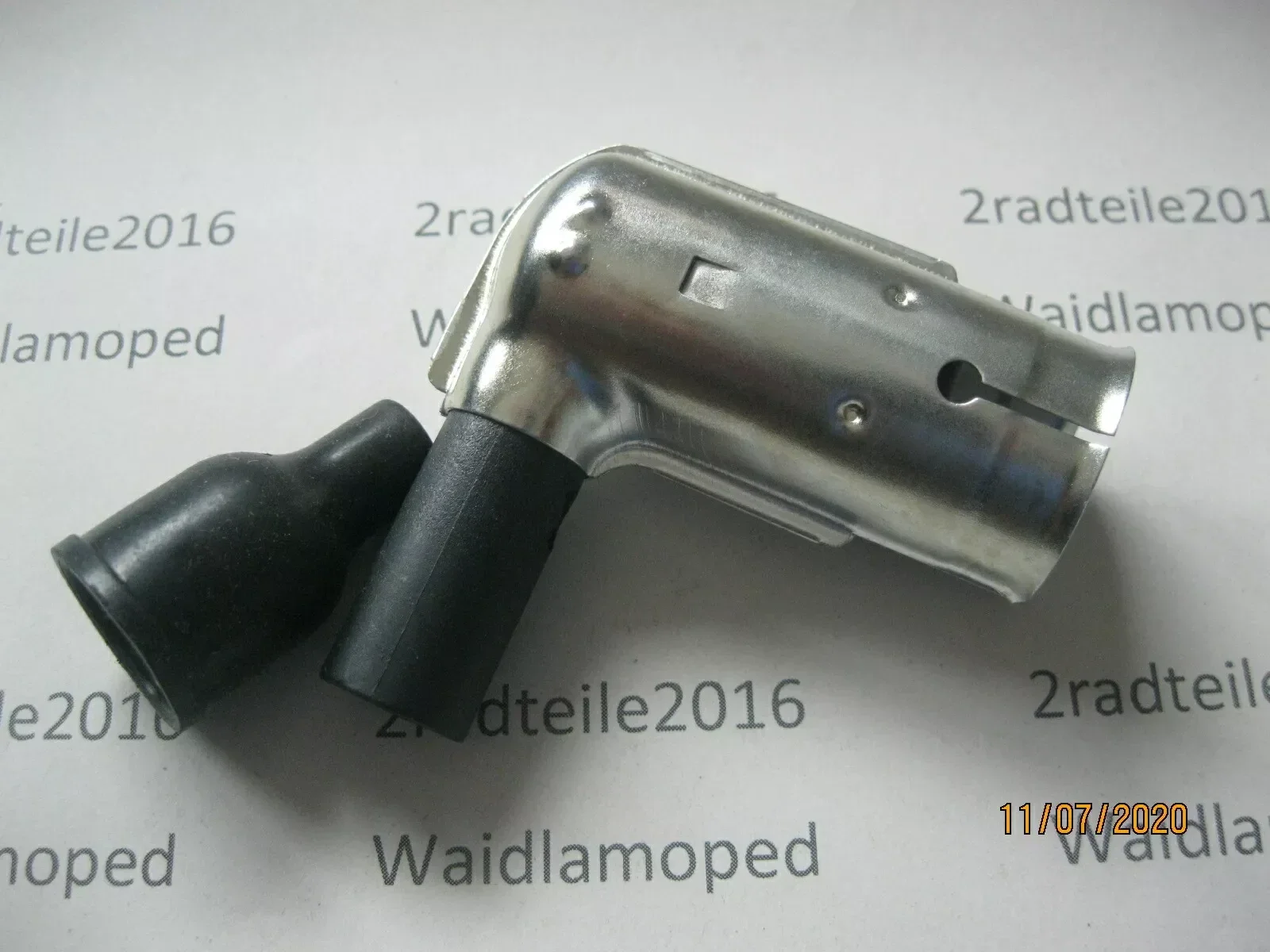 Zündapp , Zündkerzenstecker mit Schutzkappe , GTS50 Typ517-39