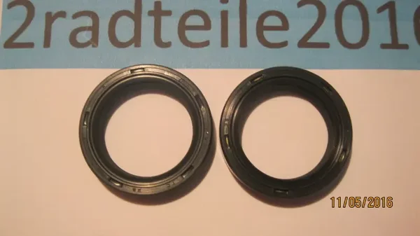 Zündapp , Gabel Simmerringe 30 x40 x8 mm Typ 530 , KS50 Sport