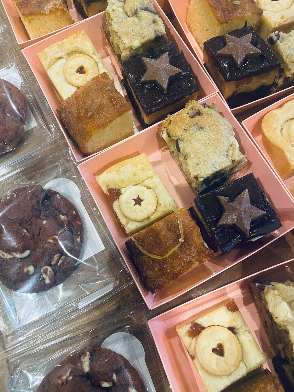 Treat your staff! | Buttercream-Cakes by Emma Pearson