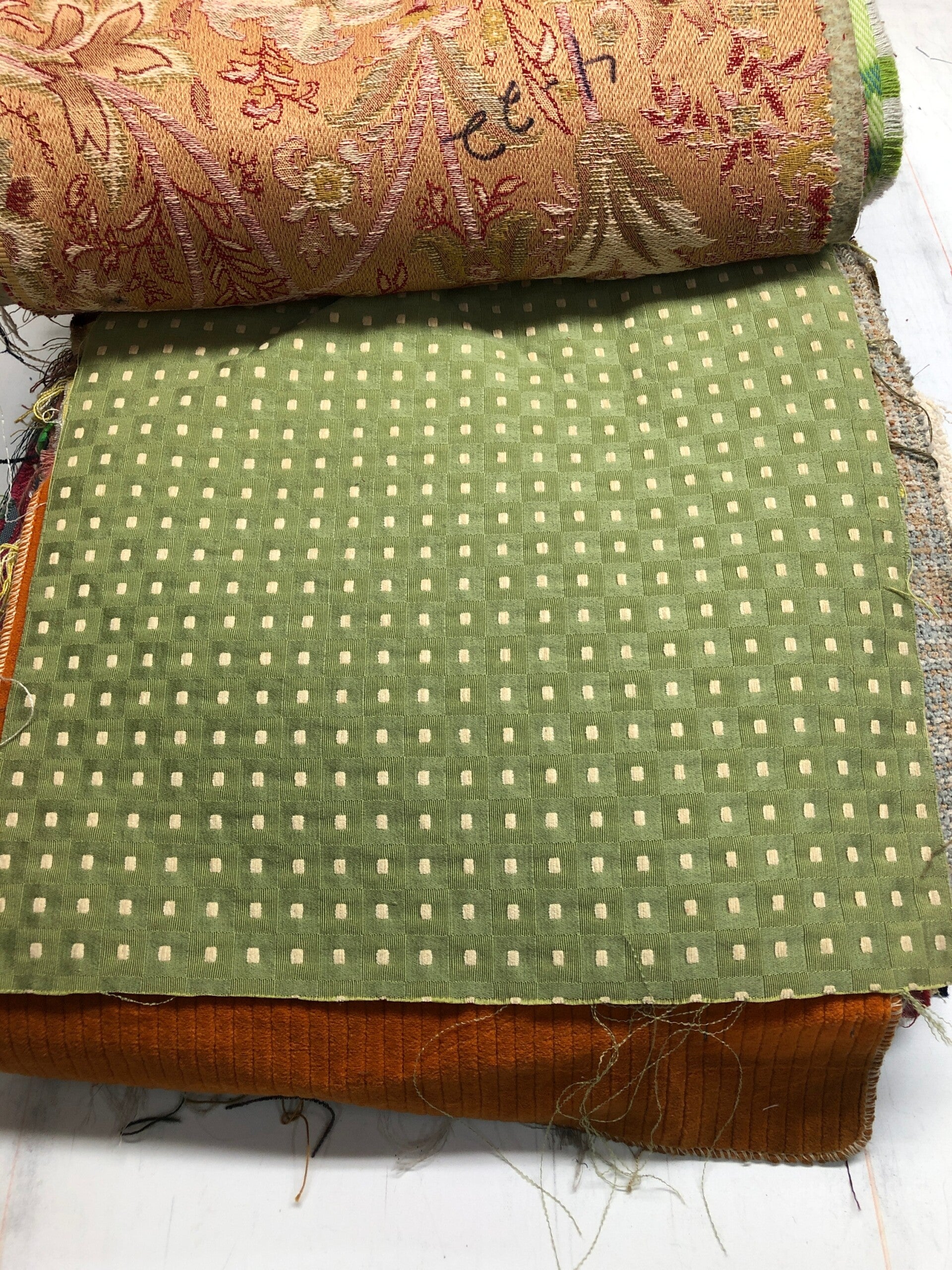 3 yards Geometric 2-18