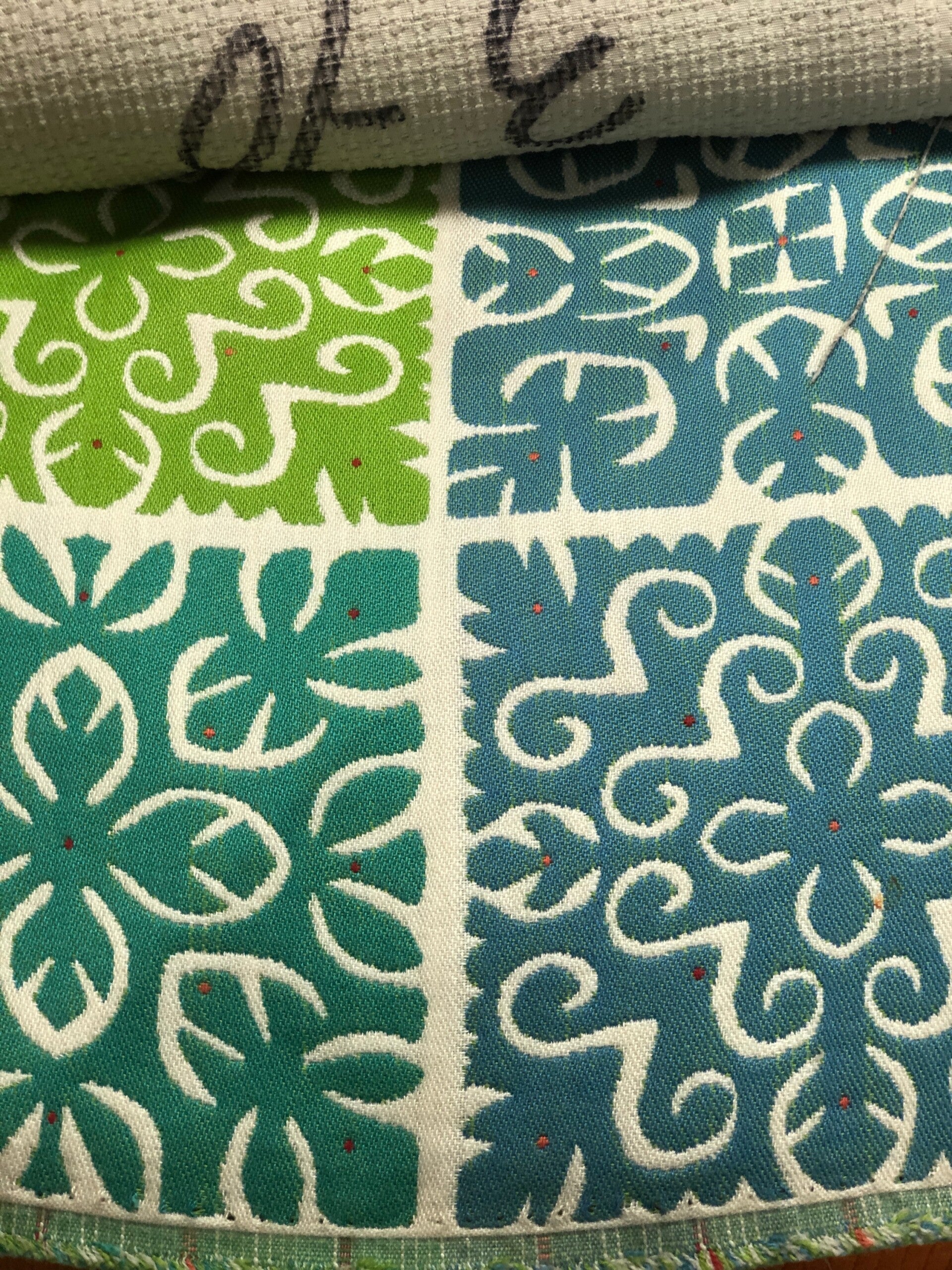 3 yards Geometric 4-22 dongia
