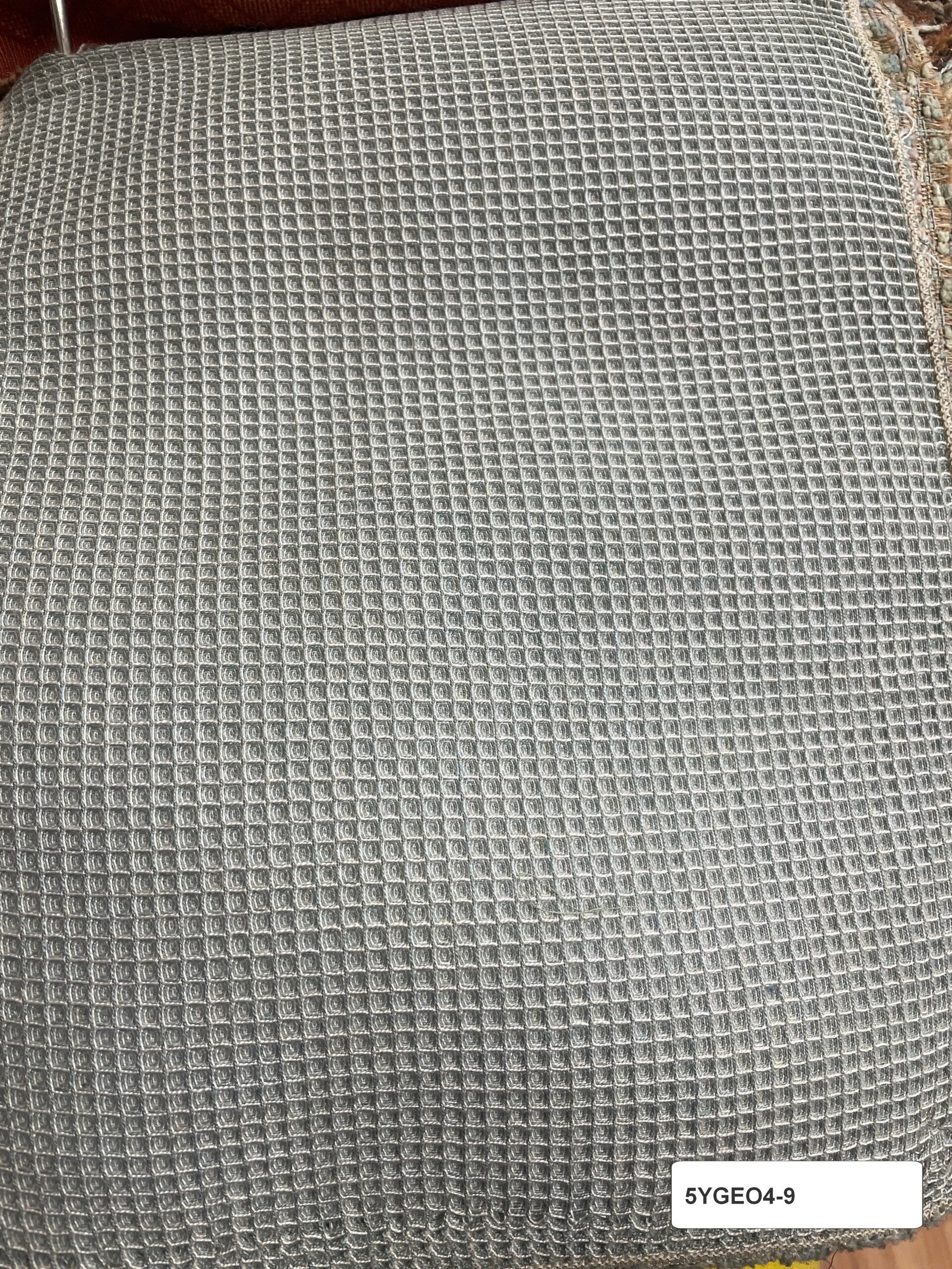 5 yards Geo 4-9 mint