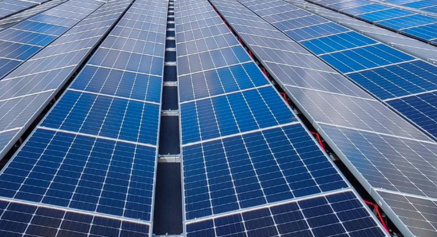 Toiture gymnase solaire