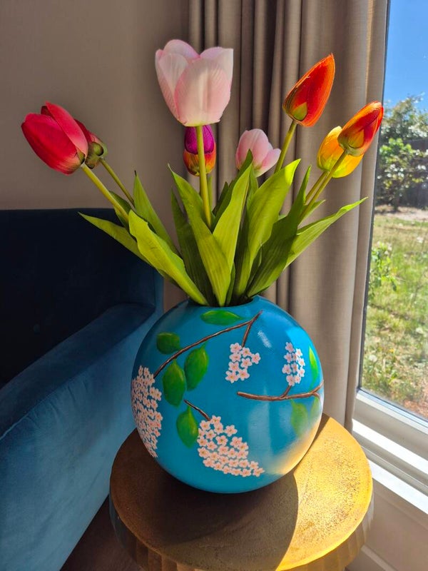 Bolvaas turquoise met bloesem