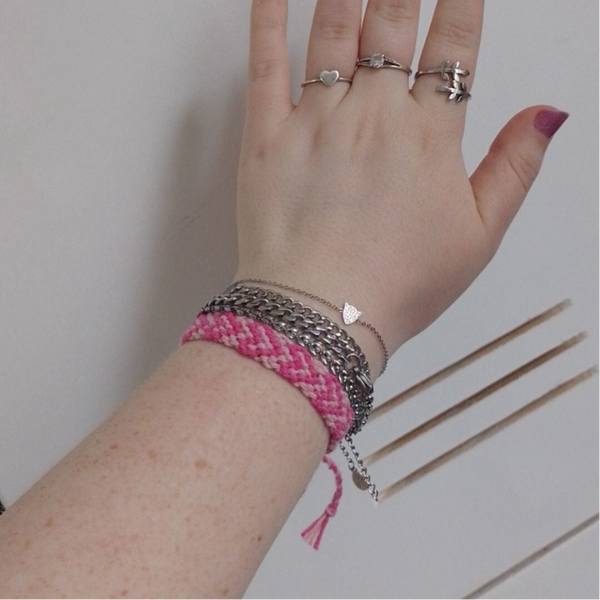 Geknoopte hartjes armband