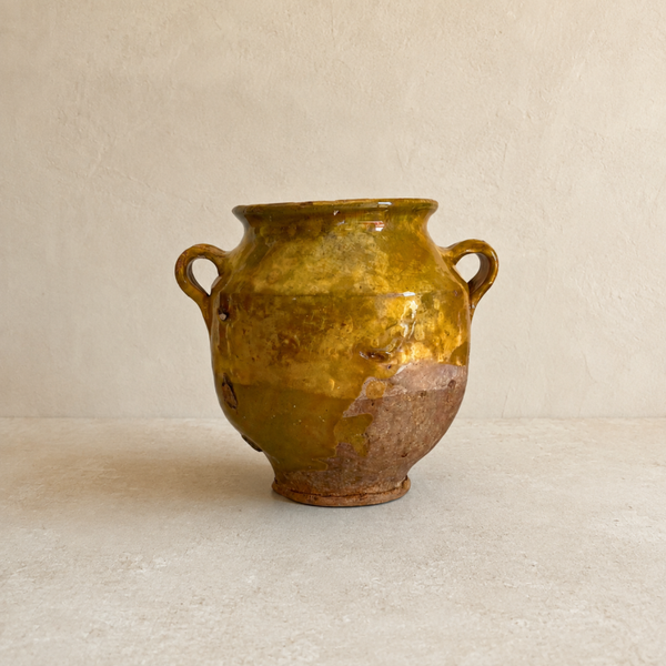 Pot rustique ancien magnifiquement patiné par le temps – La beauté des matières authentiques